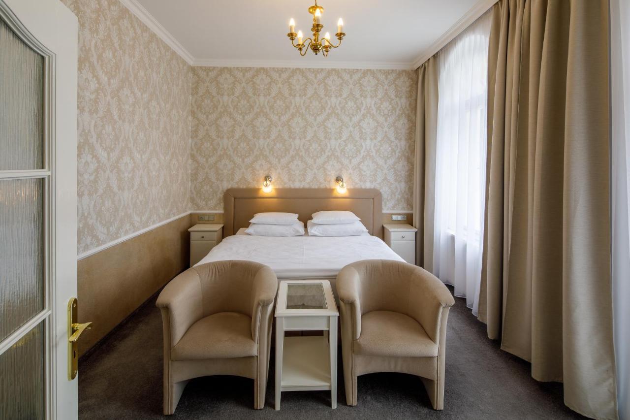 Villa Basileia Riverside Karlovy Vary Bagian luar foto