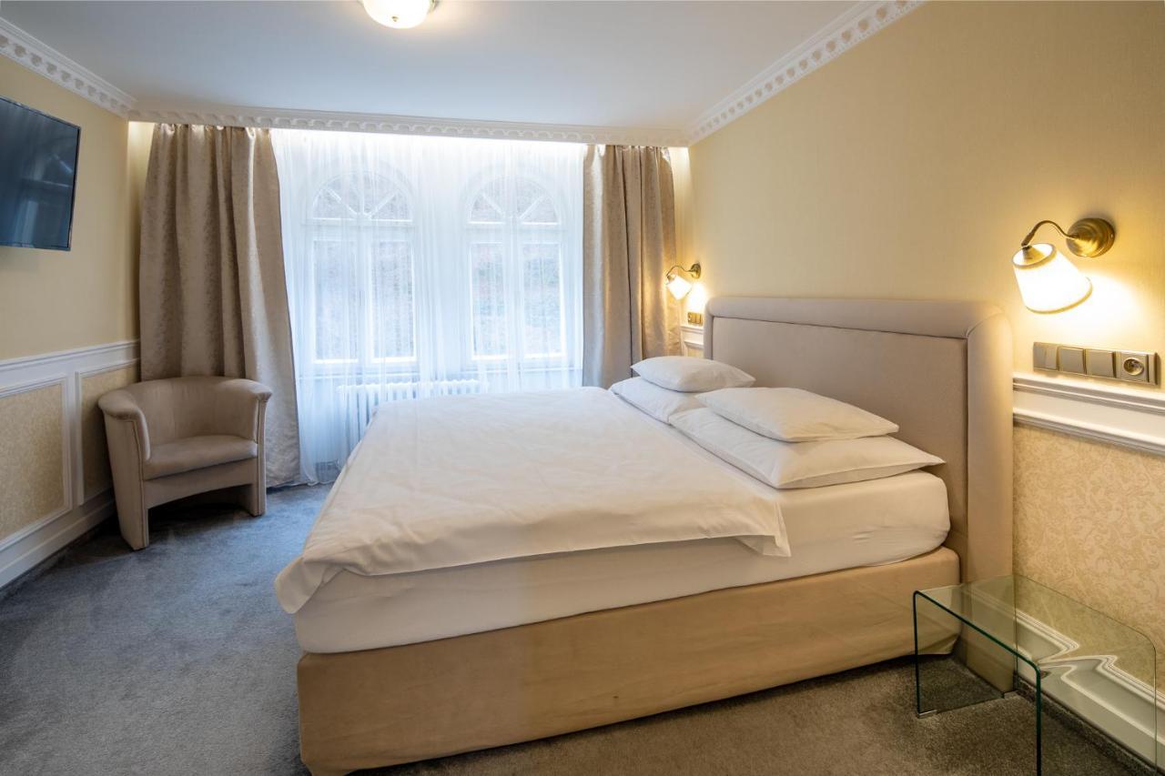 Villa Basileia Riverside Karlovy Vary Bagian luar foto