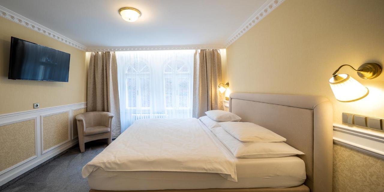 Villa Basileia Riverside Karlovy Vary Bagian luar foto
