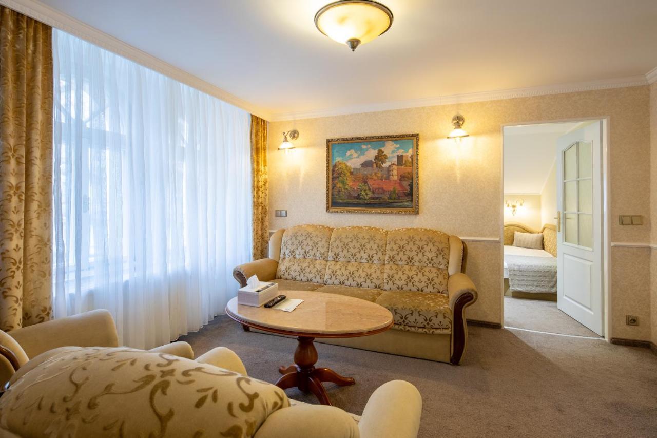 Villa Basileia Riverside Karlovy Vary Bagian luar foto