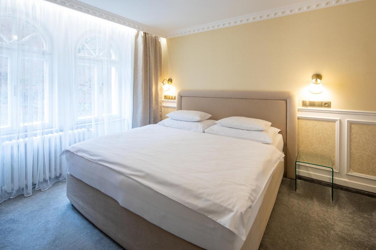 Villa Basileia Riverside Karlovy Vary Bagian luar foto