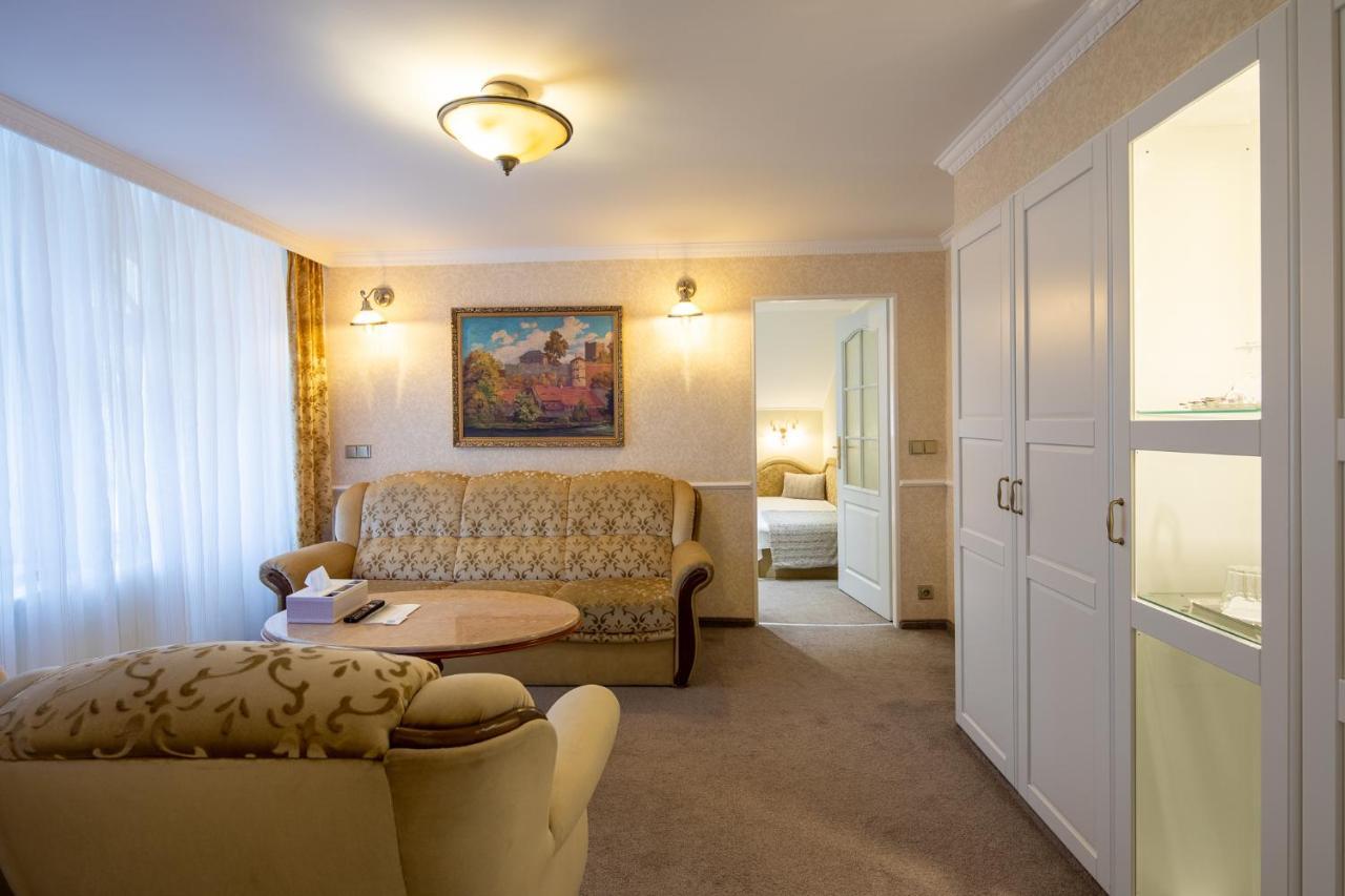 Villa Basileia Riverside Karlovy Vary Bagian luar foto
