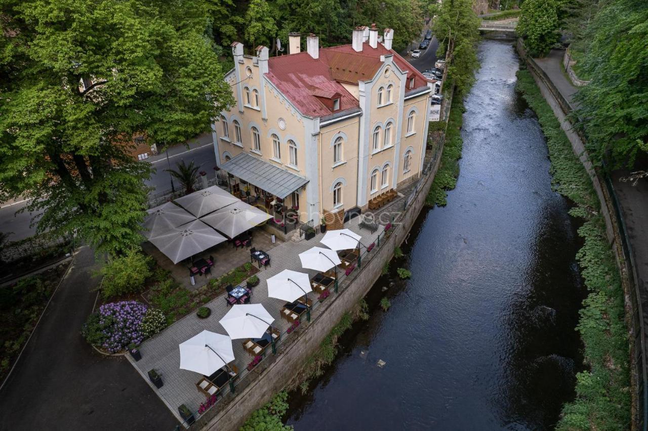 Villa Basileia Riverside Karlovy Vary Bagian luar foto