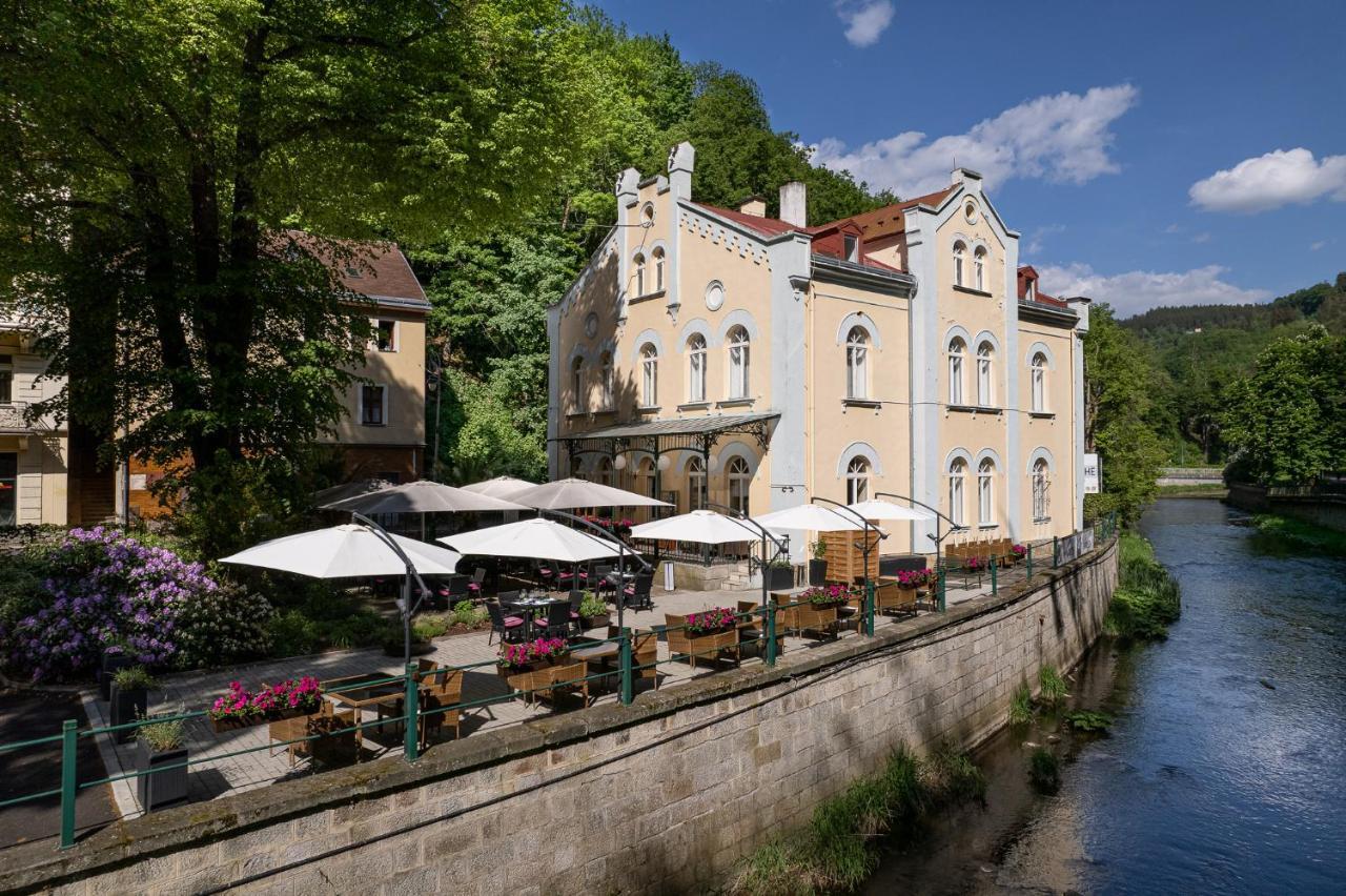 Villa Basileia Riverside Karlovy Vary Bagian luar foto